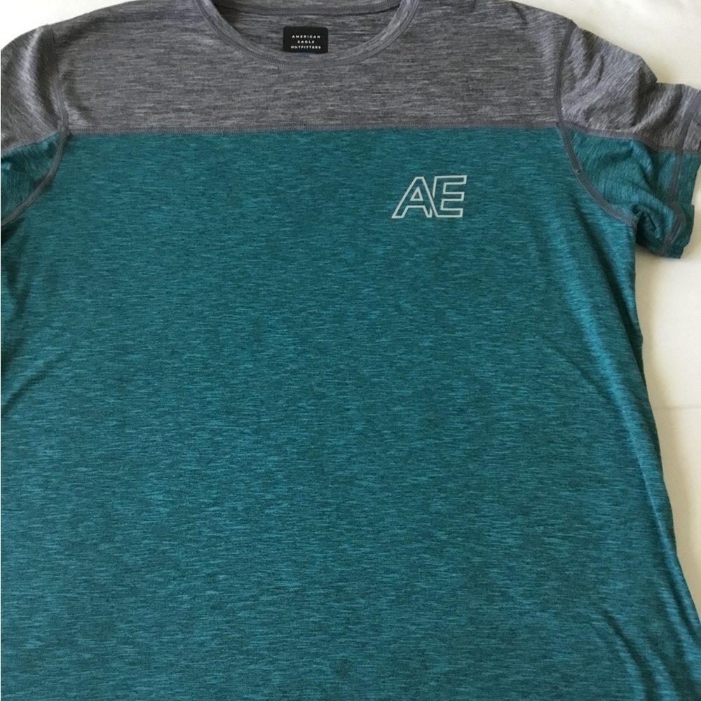 American Eagle Outfitters AE Active Men's Blue and Green T-Shirts Size Large EUC - Picture 3 of 7